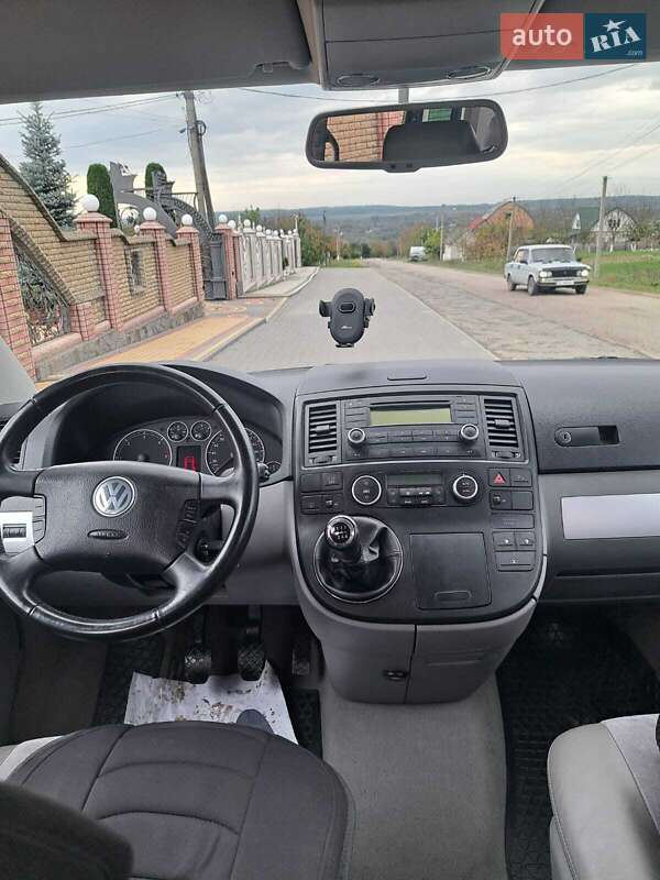 Минивэн Volkswagen Multivan 2007 в Черновцах