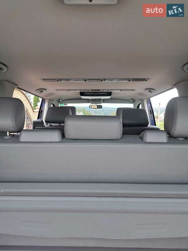 Минивэн Volkswagen Multivan 2007 в Черновцах