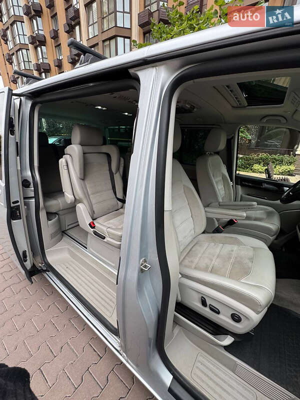 Минивэн Volkswagen Multivan 2016 в Киеве