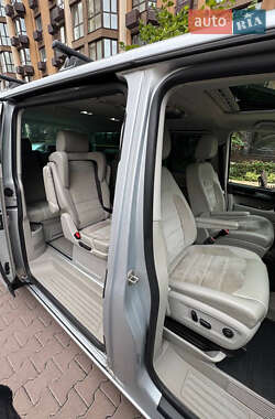Минивэн Volkswagen Multivan 2016 в 
