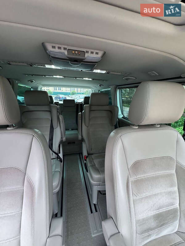 Минивэн Volkswagen Multivan 2016 в Киеве