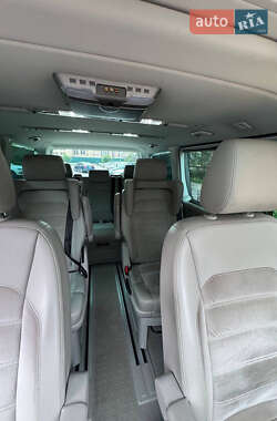 Минивэн Volkswagen Multivan 2016 в 
