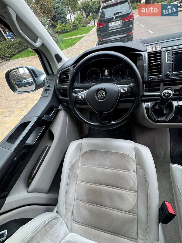 Минивэн Volkswagen Multivan 2016 в Киеве