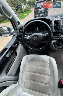 Минивэн Volkswagen Multivan 2016 в 
