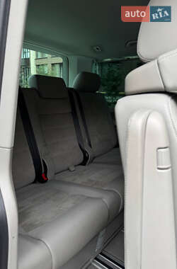 Минивэн Volkswagen Multivan 2016 в 