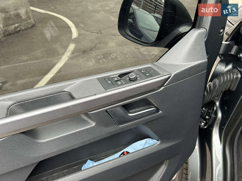 Минивэн Volkswagen Multivan 2020 в Киеве