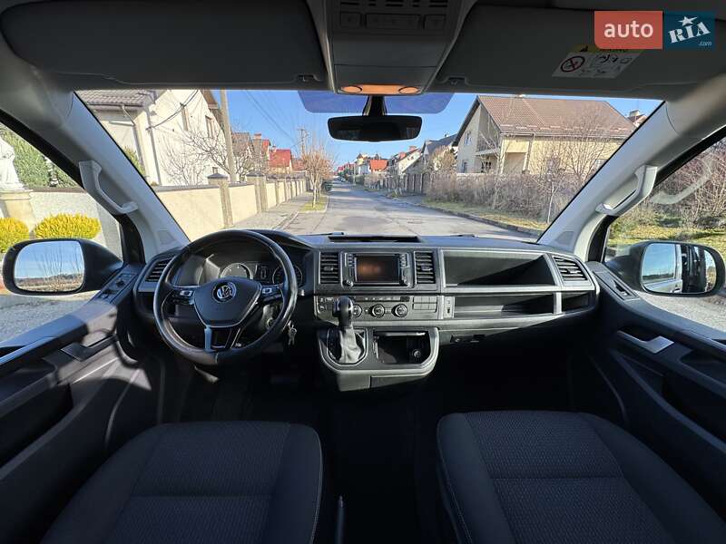 Минивэн Volkswagen Multivan 2016 в Львове