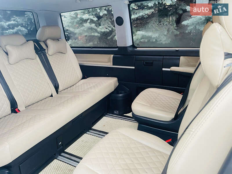 Минивэн Volkswagen Multivan 2016 в Киеве
