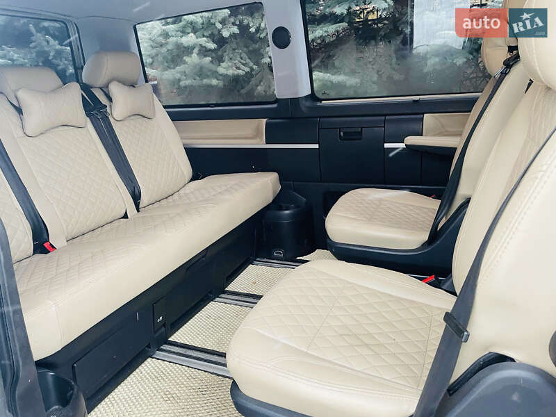 Минивэн Volkswagen Multivan 2016 в Киеве