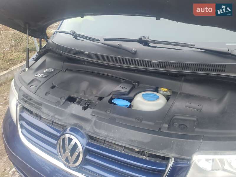 Минивэн Volkswagen Multivan 2005 в Кропивницком