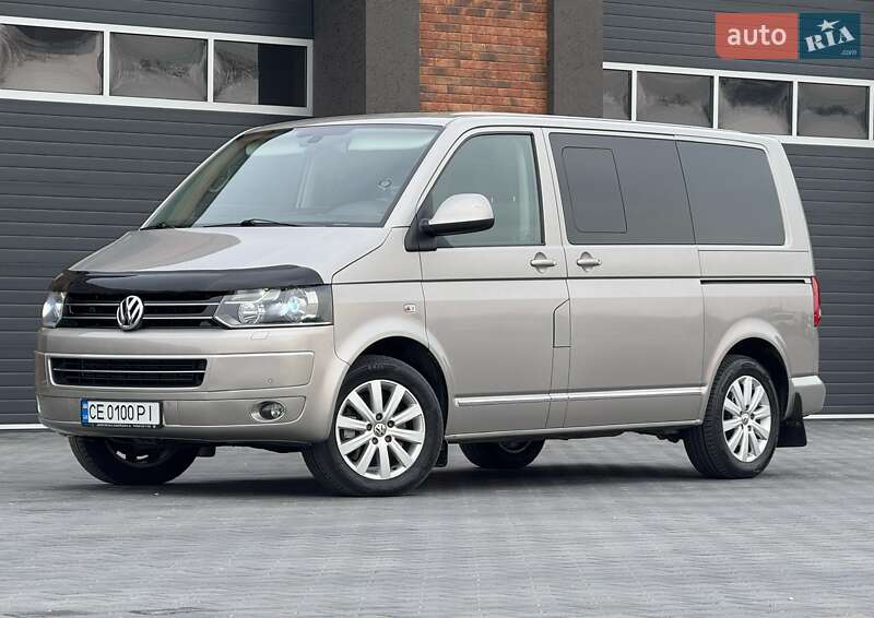 Минивэн Volkswagen Multivan 2011 в Черновцах