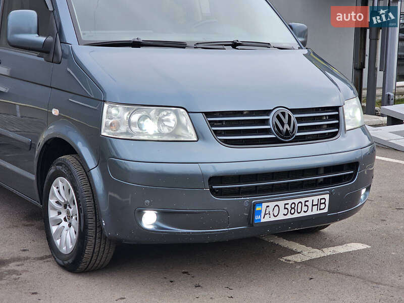 Минивэн Volkswagen Multivan 2004 в Ровно