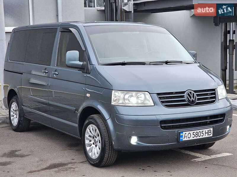 Минивэн Volkswagen Multivan 2004 в Ровно