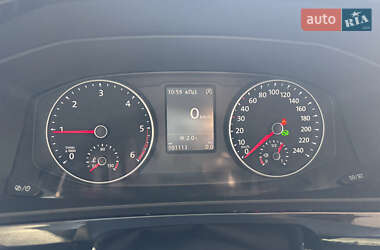 Минивэн Volkswagen Multivan 2019 в 