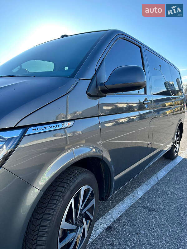 Минивэн Volkswagen Multivan 2020 в Киеве