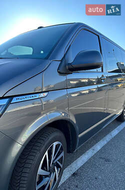 Минивэн Volkswagen Multivan 2020 в 