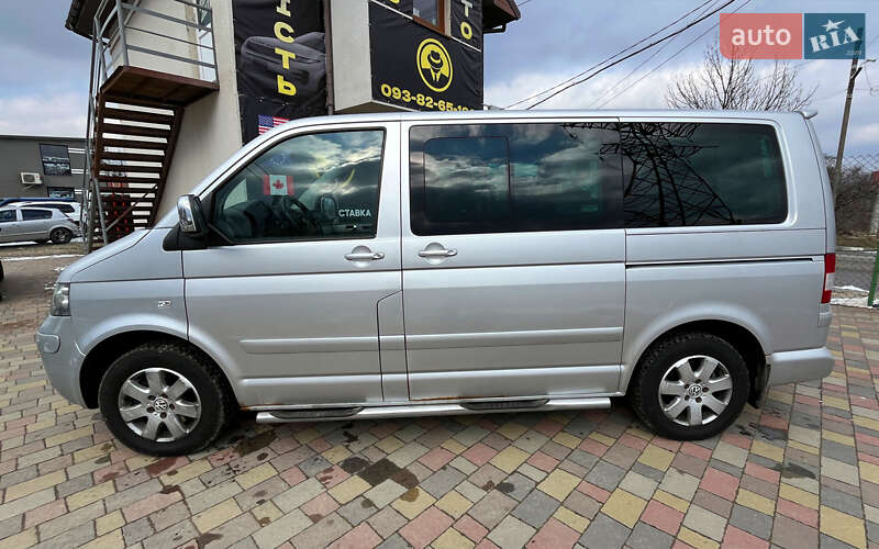 Минивэн Volkswagen Multivan 2006 в Стрые