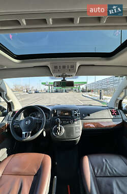 Минивэн Volkswagen Multivan 2011 в Киеве