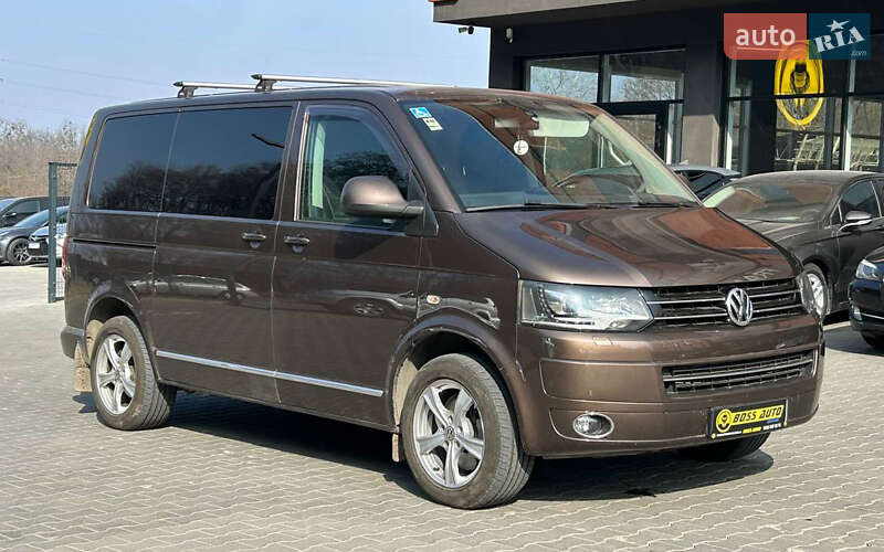 Минивэн Volkswagen Multivan 2015 в 
