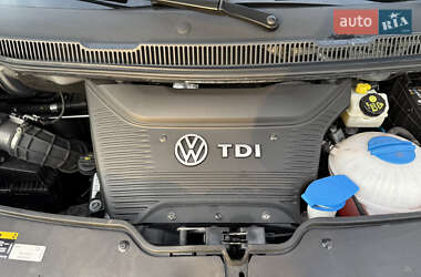 Минивэн Volkswagen Multivan 2021 в 