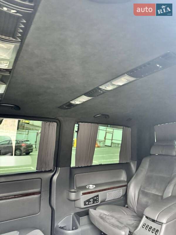 Мінівен Volkswagen Multivan 2014 в 