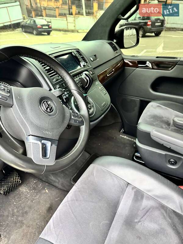 Минивэн Volkswagen Multivan 2014 в Киеве