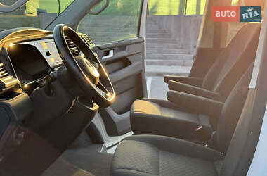 Мінівен Volkswagen Multivan 2020 в 