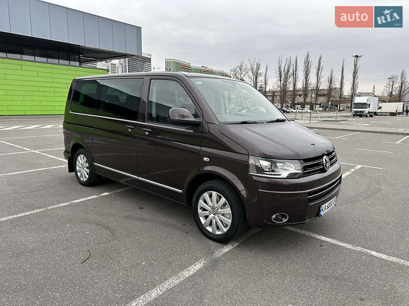 Минивэн Volkswagen Multivan 2012 в 