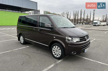 Минивэн Volkswagen Multivan 2012 в 