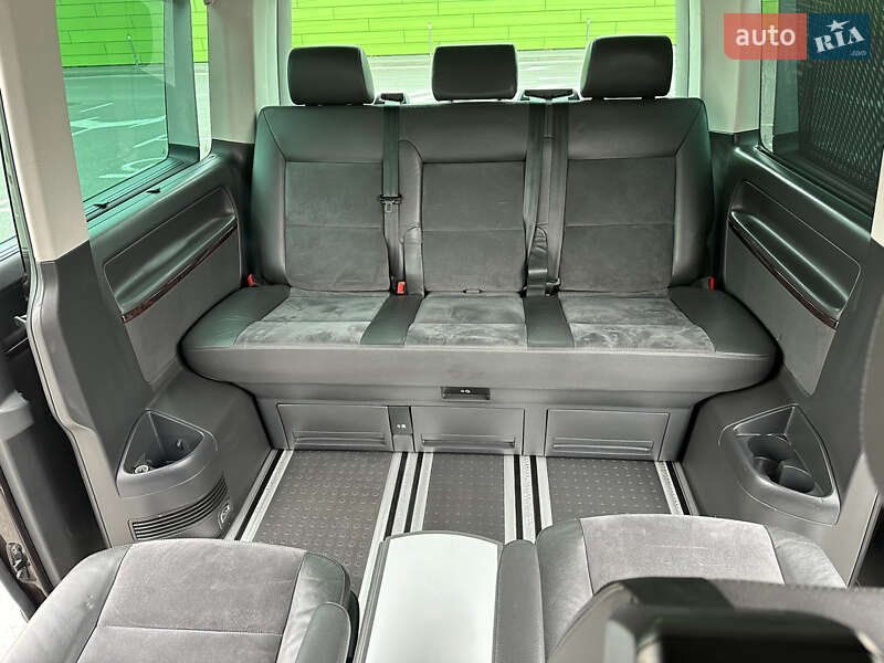 Минивэн Volkswagen Multivan 2012 в Киеве