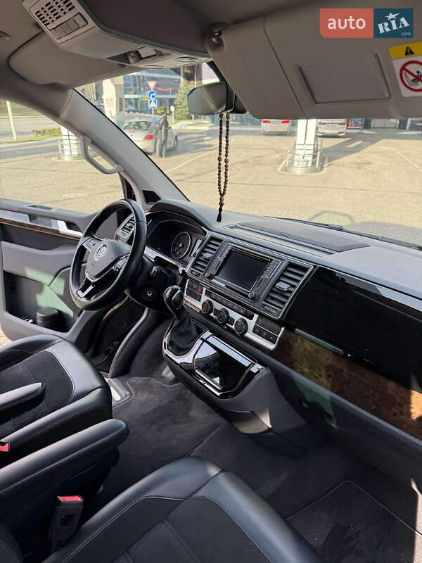 Минивэн Volkswagen Multivan 2019 в Киеве