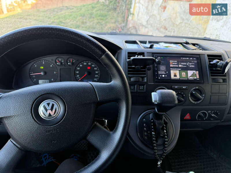 Минивэн Volkswagen Multivan 2007 в Черновцах