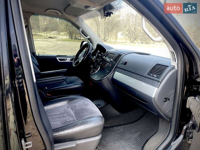 Минивэн Volkswagen Multivan 2010 в Киеве