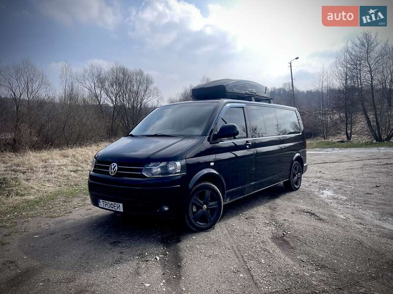 Минивэн Volkswagen Multivan 2010 в Киеве