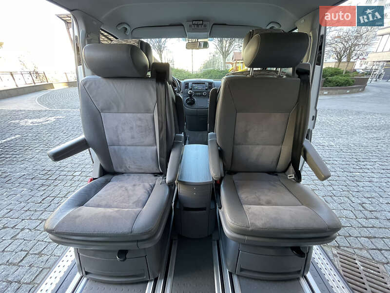 Минивэн Volkswagen Multivan 2006 в Киеве