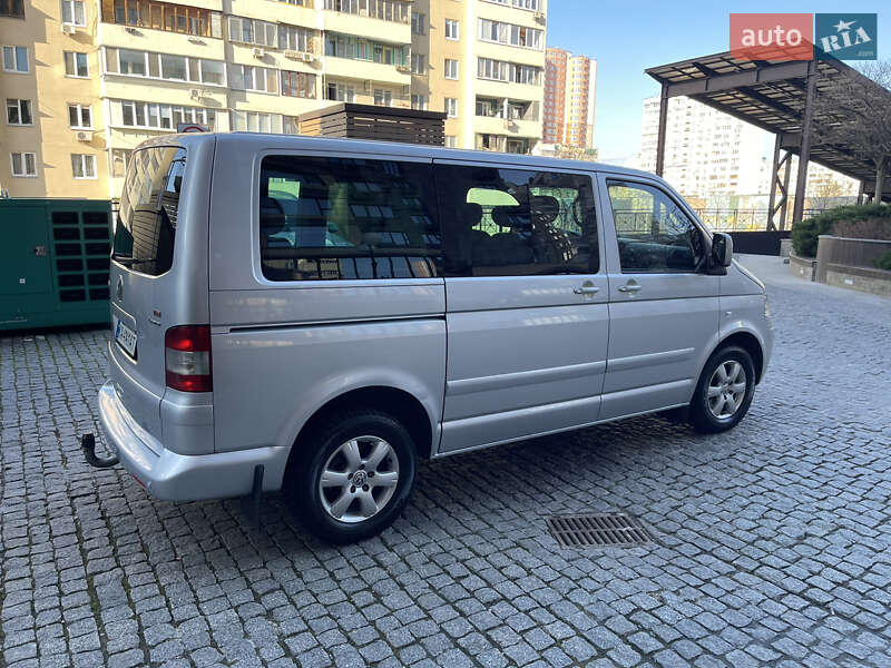 Минивэн Volkswagen Multivan 2006 в Киеве