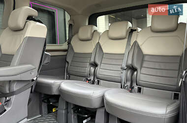 Минивэн Volkswagen Multivan 2021 в 