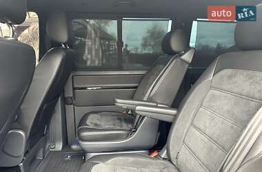 Минивэн Volkswagen Multivan 2016 в 