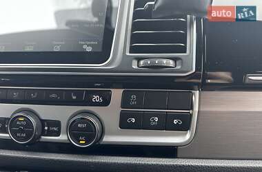 Минивэн Volkswagen Multivan 2016 в 