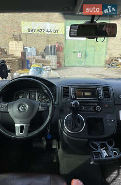 Мінівен Volkswagen Multivan 2013 в 