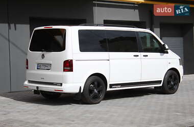 Мінівен Volkswagen Multivan 2014 в 