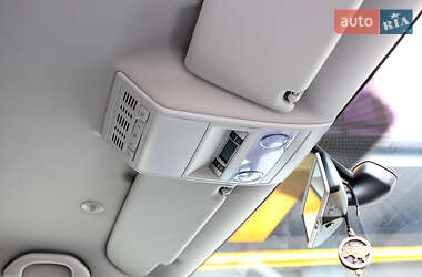 Мінівен Volkswagen Multivan 2014 в 