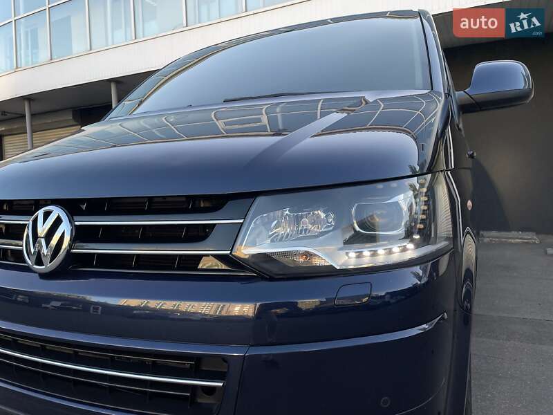 Минивэн Volkswagen Multivan 2015 в Киеве
