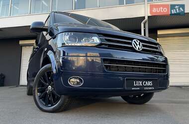 Минивэн Volkswagen Multivan 2015 в 