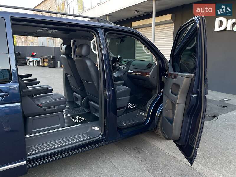Минивэн Volkswagen Multivan 2015 в Киеве