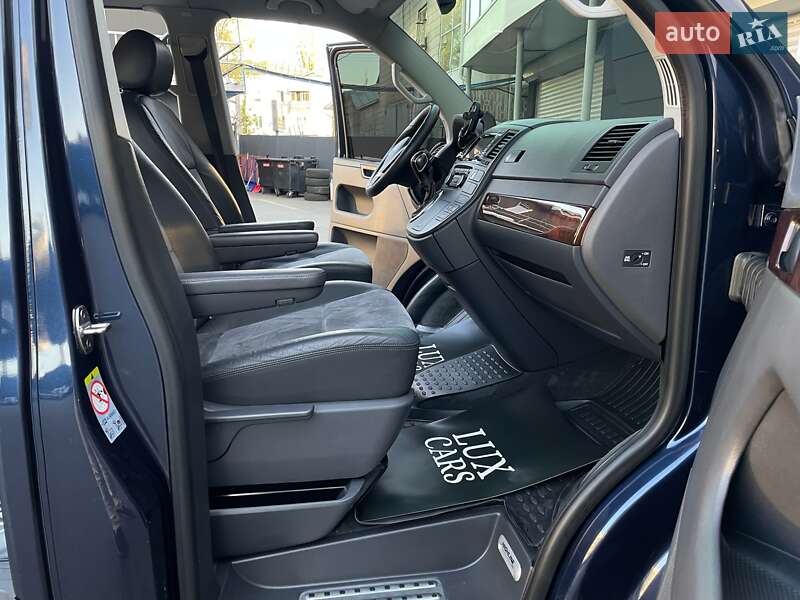 Минивэн Volkswagen Multivan 2015 в Киеве