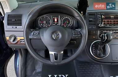 Минивэн Volkswagen Multivan 2015 в 