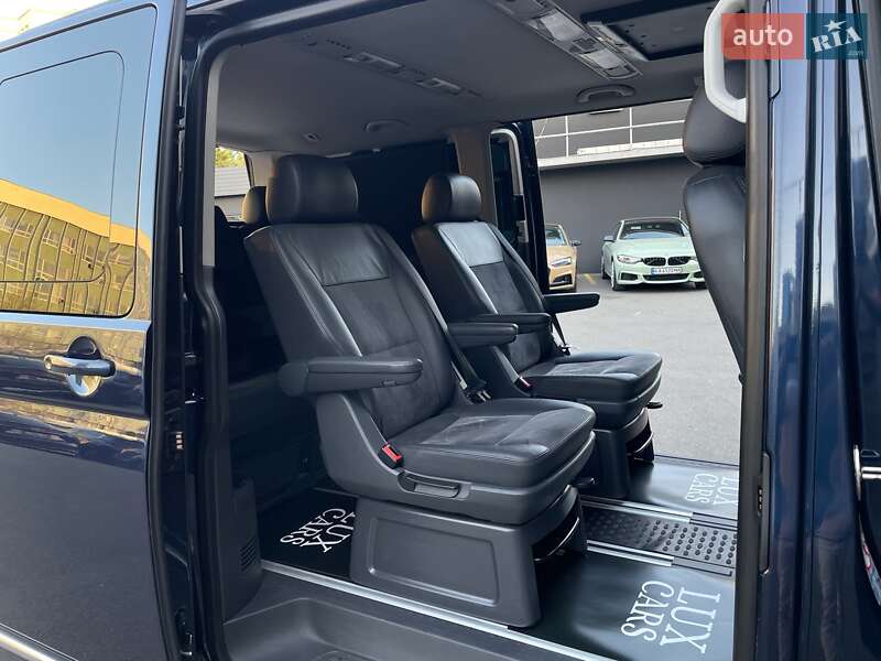 Минивэн Volkswagen Multivan 2015 в Киеве