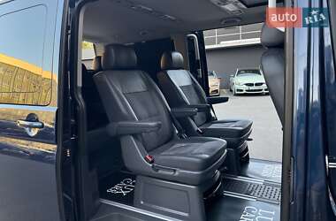 Минивэн Volkswagen Multivan 2015 в 