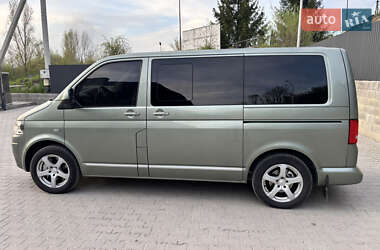 Минивэн Volkswagen Multivan 2010 в 
